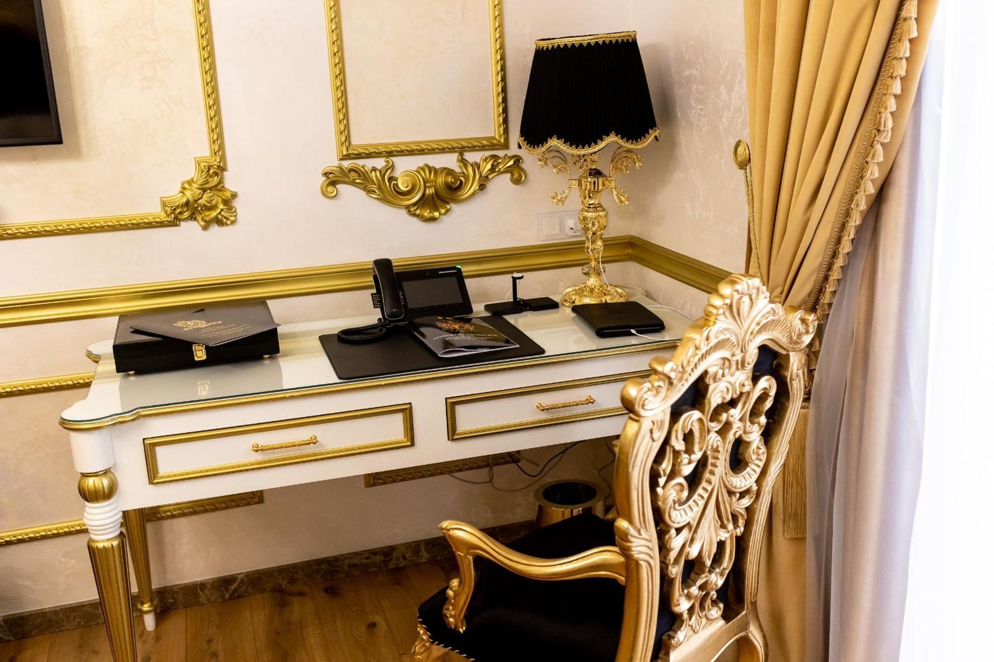Royal Palace Luxury Hotel And Spa Khmelʼnytsʼkyy Habitación foto